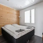Semesterbostad West Ellivuori - High Quality 6br With Jacuzzi