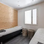 West Ellivuori - High Quality 6br With Jacuzzi
