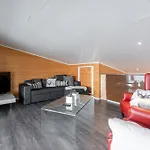 West Ellivuori - High Quality 6br With Jacuzzi *