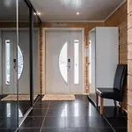 West Ellivuori - High Quality 6br With Jacuzzi