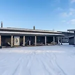 Semesterbostad West Ellivuori - High Quality 6br With Jacuzzi