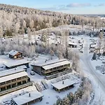Semesterbostad West Ellivuori - High Quality 6br With Jacuzzi