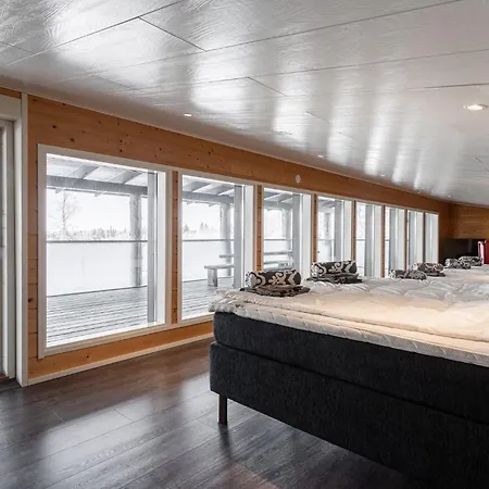 別荘 West Ellivuori - High Quality 6br With Jacuzzi サスタマラ
