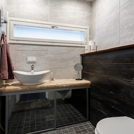 West Ellivuori - High Quality 6br With Jacuzzi Loma-asunnot