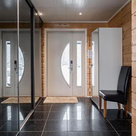 West Ellivuori - High Quality 6br With Jacuzzi